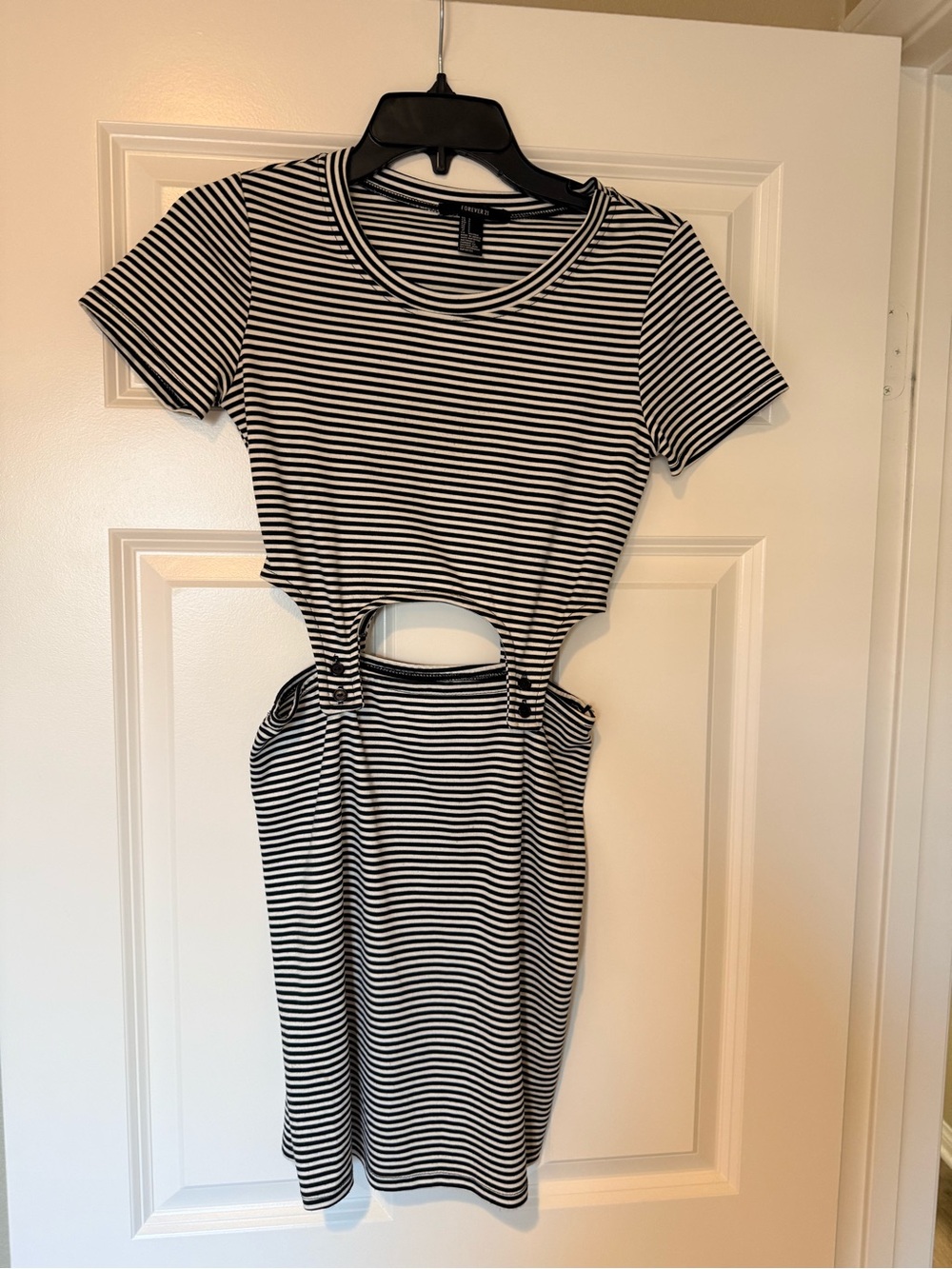 ✨ SUPER RARE✨ Forever 21 Striped Black & White Cutout Dress